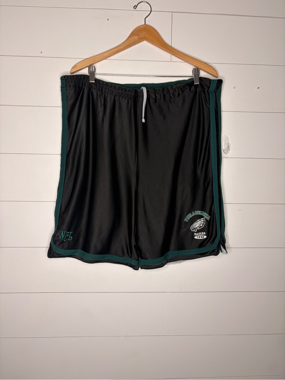 VTG Philadelphia Eagles NFL On Field Reversible Athletic Shorts Men's Size Large
